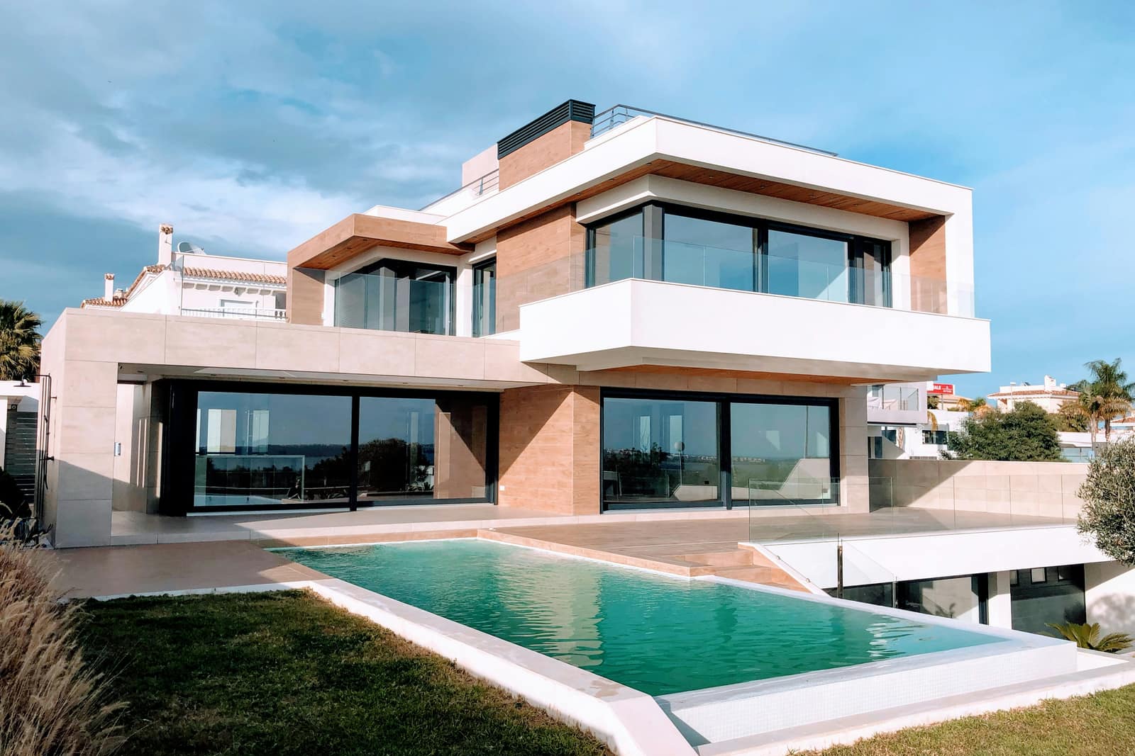 Bungalow in Tropicana, Petaling Jaya — Modern 5-bed bungalow with infinity pool, gated